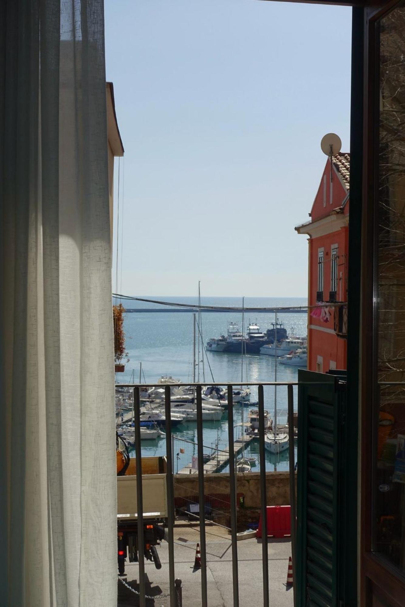 Ninina Boutique Suites Salerno Eksteriør bilde